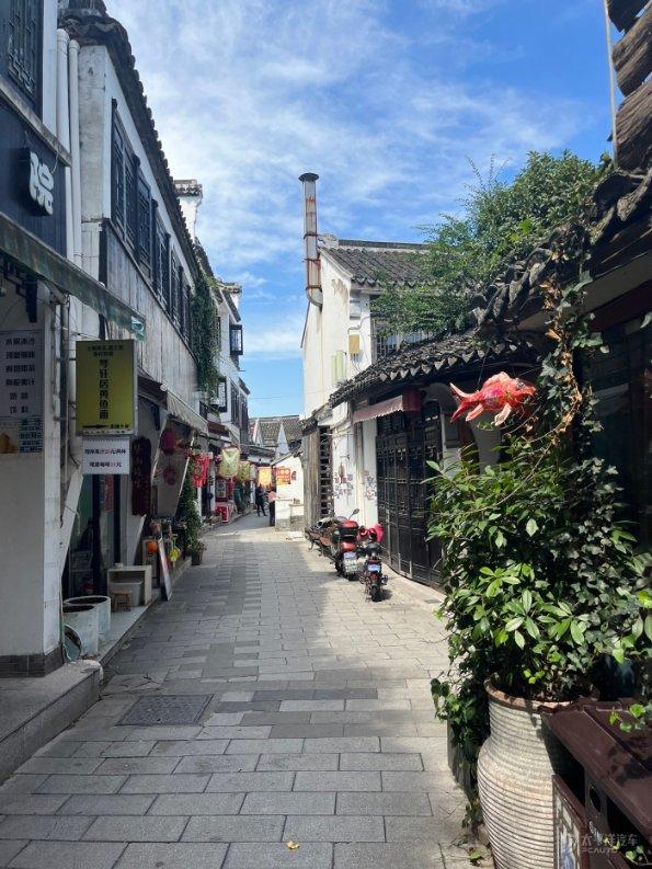 逃离空旷大街